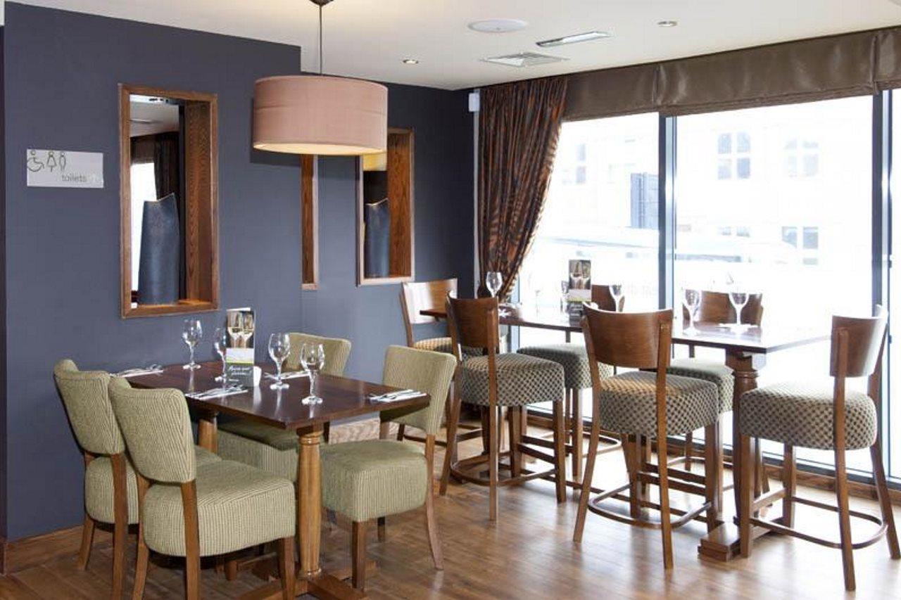 Premier Inn メードストン エクステリア 写真
