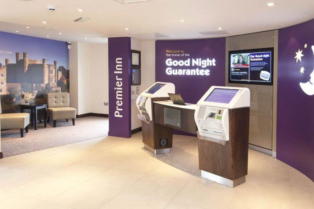 Premier Inn メードストン エクステリア 写真